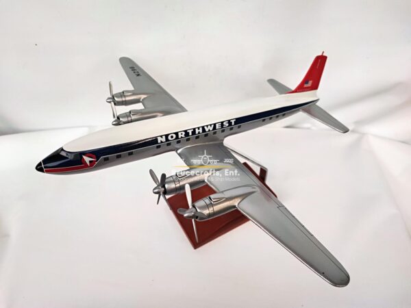 Douglas DC-7 Northwest Airlines - Image 4